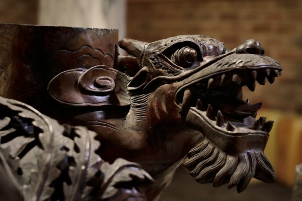 Comment découvrir les traditions de la sculpture sur bois en Transylvanie ?